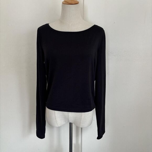 black long sleeve top - Picture 1 of 2
